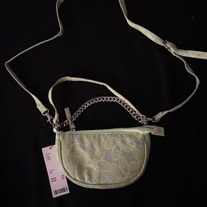 URBAN OUTFITTERS bag